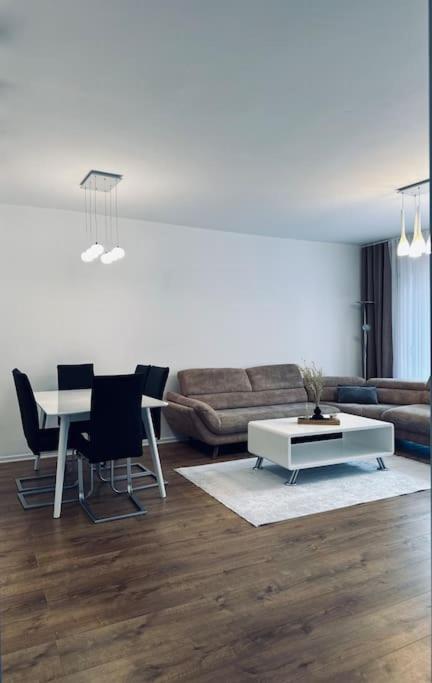 Priam Apartment 普里什蒂纳 外观 照片
