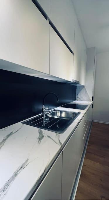 Priam Apartment 普里什蒂纳 外观 照片