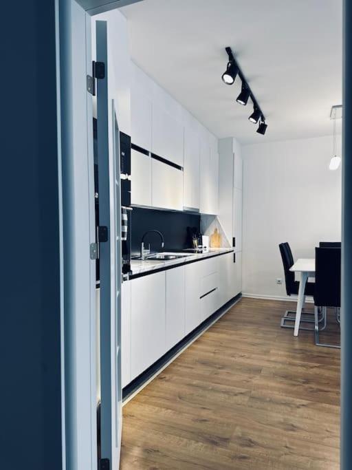 Priam Apartment 普里什蒂纳 外观 照片