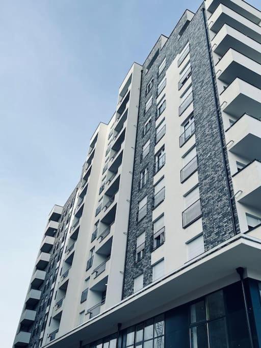 Priam Apartment 普里什蒂纳 外观 照片